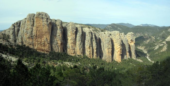 Imponent visió del vessant sud de les Roques del Masmut